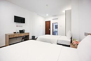 Yoko Airport Saigon Hotel