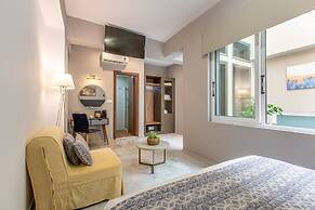 Minaret Suites & Apartments