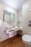 Minaret Suites & Apartments