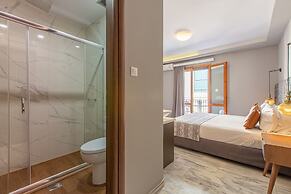 Minaret Suites & Apartments