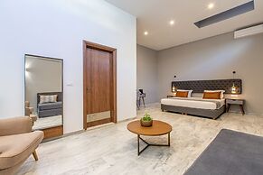 Minaret Suites & Apartments