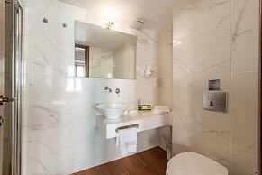 Minaret Suites & Apartments