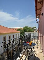 Minaret Suites & Apartments