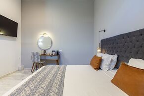 Minaret Suites & Apartments