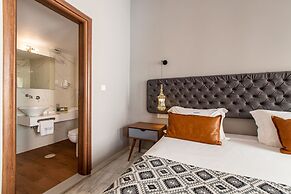 Minaret Suites & Apartments