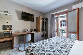 Minaret Suites & Apartments