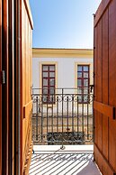 Minaret Suites & Apartments