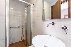 Minaret Suites & Apartments