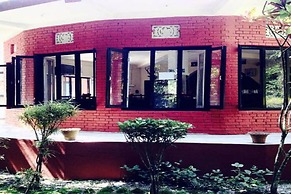 Safari Wildlife Lodge & Camp