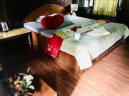 Safari Wildlife Lodge & Camp