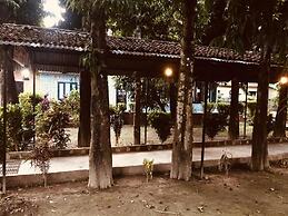 Safari Wildlife Lodge & Camp