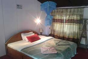 Safari Wildlife Lodge & Camp