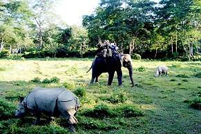 Safari Wildlife Lodge & Camp