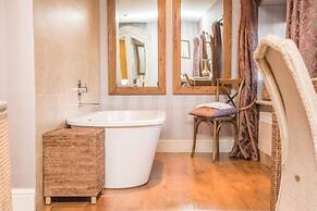 Shireburn Arms Hotel