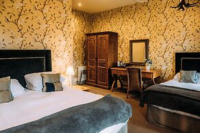 Shireburn Arms Hotel