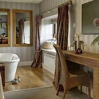 Shireburn Arms Hotel