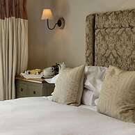 Shireburn Arms Hotel