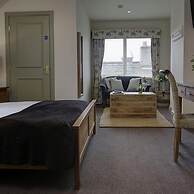 Shireburn Arms Hotel