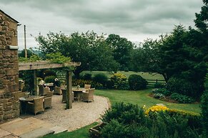 Shireburn Arms Hotel