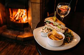 Shireburn Arms Hotel