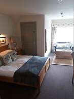 Shireburn Arms Hotel