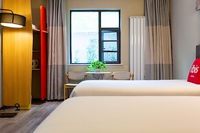 ibis Luoyang Train Station