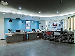 ibis Luoyang Train Station