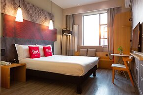 ibis Luoyang Train Station