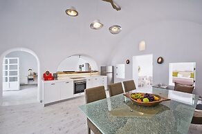 Hyperion Oia Suites
