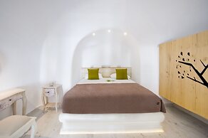 Hyperion Oia Suites