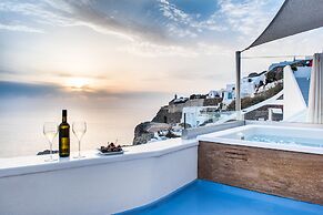 Hyperion Oia Suites