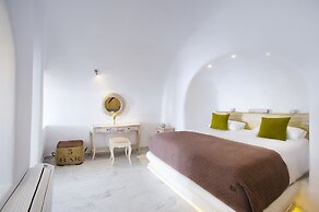 Hyperion Oia Suites