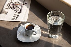 Enattica Syntagma Living