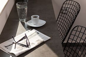 Enattica Syntagma Living