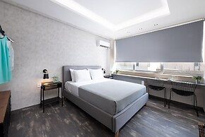 Enattica Syntagma Living