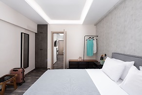 Enattica Syntagma Living