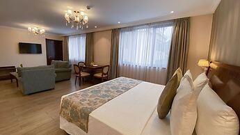Sarova Woodlands Hotel