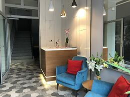 Riverside Aparthotel