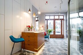 Riverside Aparthotel