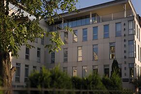 Riverside Aparthotel