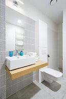 Riverside Aparthotel