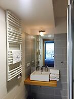 Riverside Aparthotel