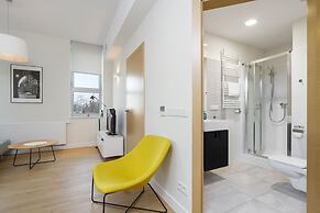 Riverside Aparthotel