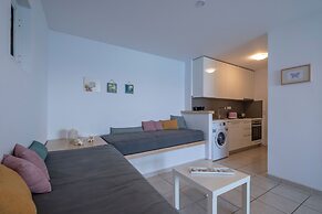 Meli Apartments & Villas