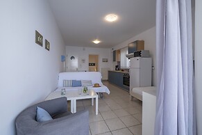 Meli Apartments & Villas
