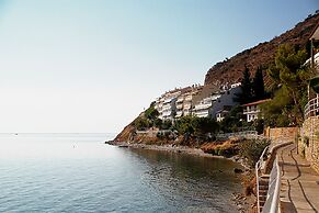 Meli Apartments & Villas