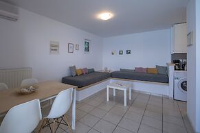Meli Apartments & Villas