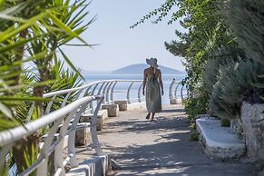 Meli Apartments & Villas