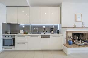 Meli Apartments & Villas