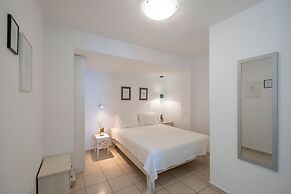 Meli Apartments & Villas